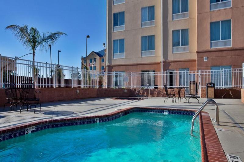 Holiday Inn Express New Orleans East By Ihg Экстерьер фото
